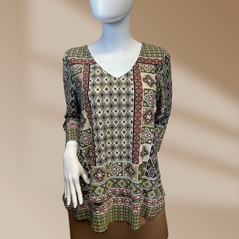 db established 1962 Ladies Front Tiered Flowy Print Top Blouse Sz Med NWOT